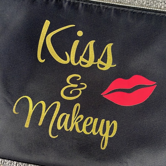 Kiss & Makeup 💋 Cosmetics Bag - Picture 1 of 8